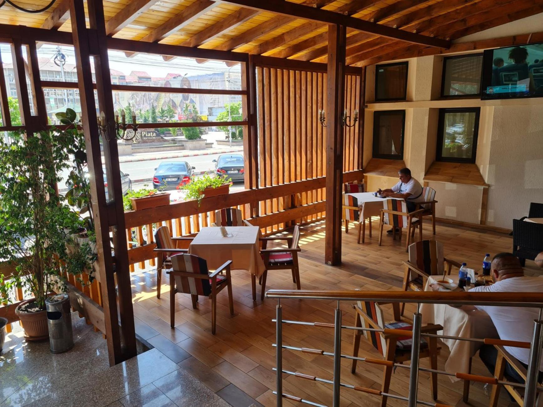 Hotel Valahia Targoviste Exterior photo