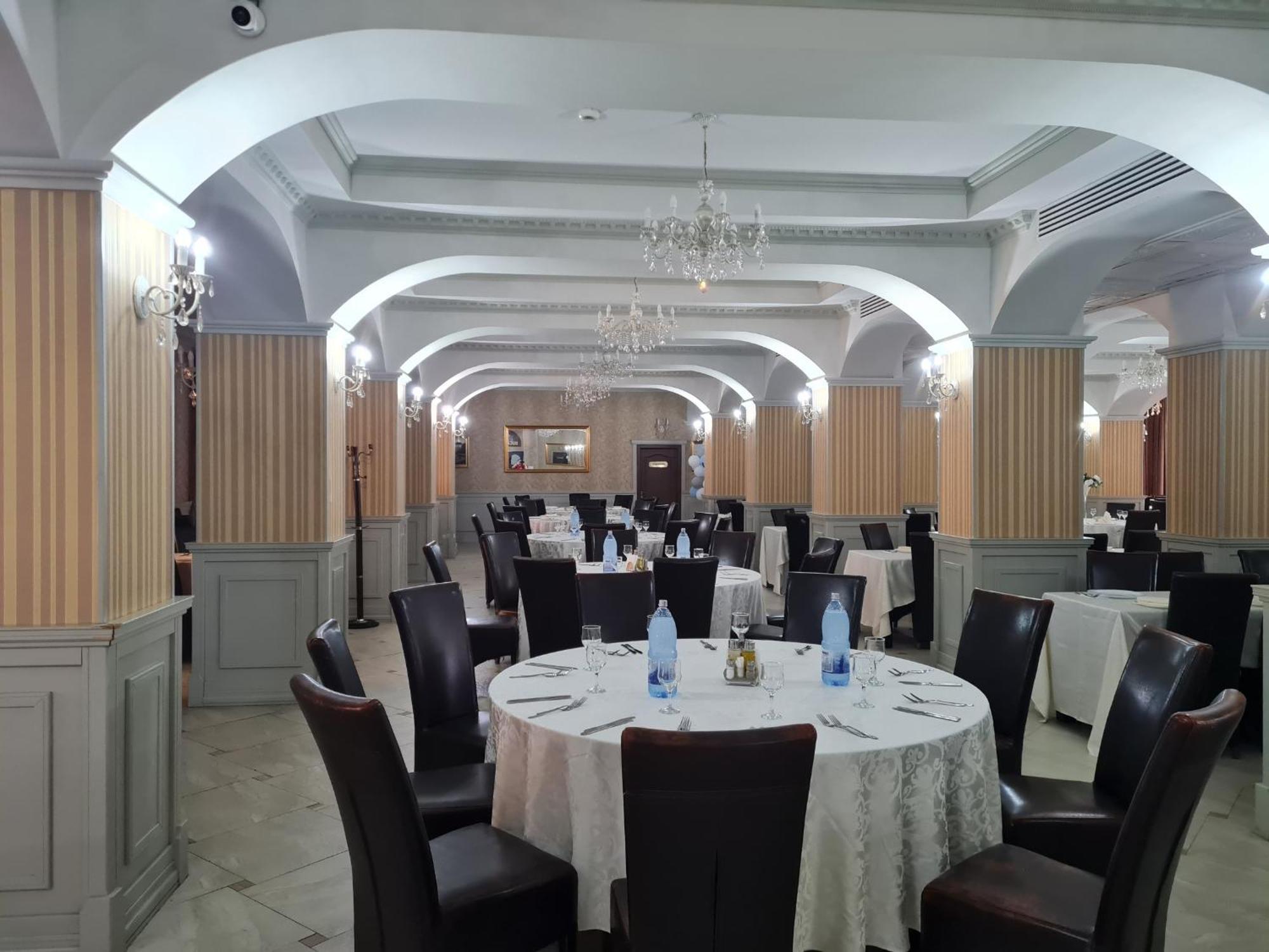 Hotel Valahia Targoviste Exterior photo