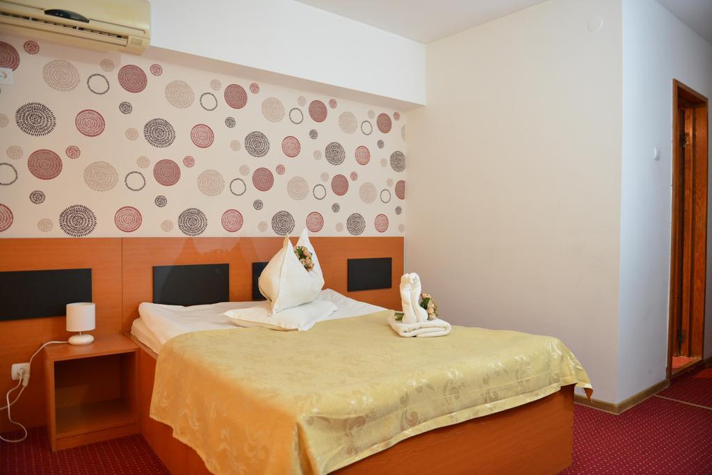 Hotel Valahia Targoviste Exterior photo